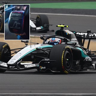 Minichamps Mercedes F1 W17 w. Pirelli Tyre Trophy - Pole Position 2026 Australian Grand Prix - #12 Andrea Kimi Antonelli 1:43 model car