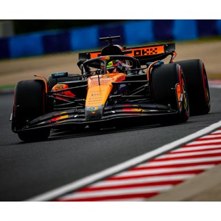 Minichamps McLaren MCL39 - 2025 Hungarian Grand Prix - #81 Oscar Piastri 1:43 model car