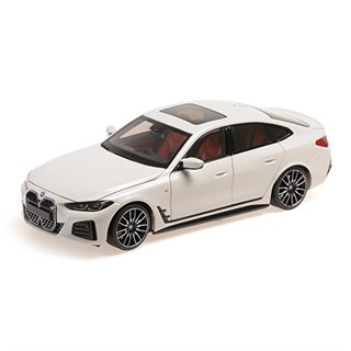 Minichamps BMW i4 M50 2022 - White Metallic 1:18 model car