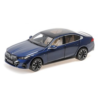 Minichamps BMW i5 2023 - Blue Metallic 1:18 model car