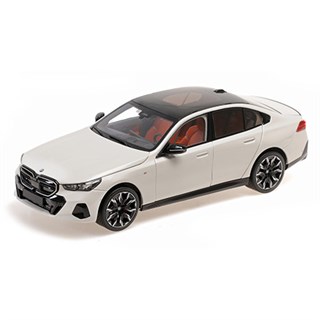 Minichamps BMW i5 2023 - White Metallic 1:18 model car