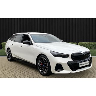 Minichamps BMW i5 M60 Touring 2024 - White Metallic 1:18 model car