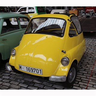 Minichamps BMW Isetta 1955 - Yellow 1:18 model car