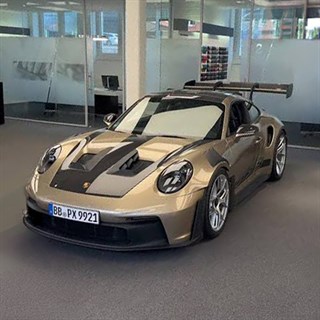 Minichamps Porsche 911 (992) GT3 RS 2023 - Gold w. Weissach Package & Gold Wheels 1:18 model car