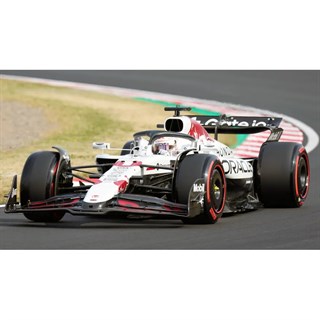 Minichamps Red Bull RB21 - 1st 2025 Japanese Grand Prix - #1 Max Verstappen 1:18 model car