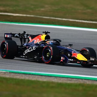 Minichamps Red Bull RB22 w. Pit Boards - 1st 2026 Bahrain Grand Prix In Malaysia - #3 Max Verstappen 1:18 model car