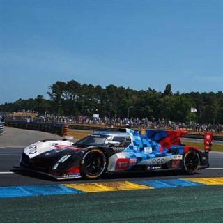 Minichamps BMW M Hybrid V8 - 2025 Le Mans 24 Hours - #15 1:18 model car