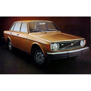 Minichamps Volvo 144 1973 - Gold 1:18 model car