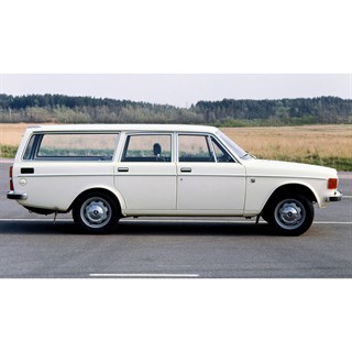Minichamps Volvo 144 Break 1973 - White 1:18 model car