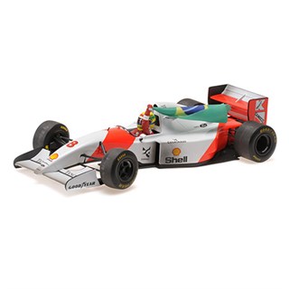 Minichamps McLaren MP4/8 'Dirty Version' w. Flag - 1st 1993 Australian Grand Prix - #8 A. Senna 1:18 model car