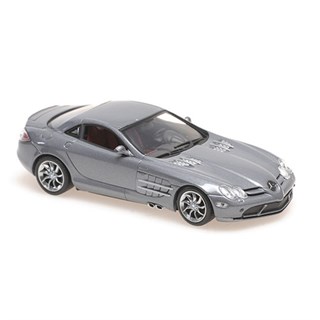 Maxichamps Mercedes SLR McLaren 2003 - Silver 1:43 model car