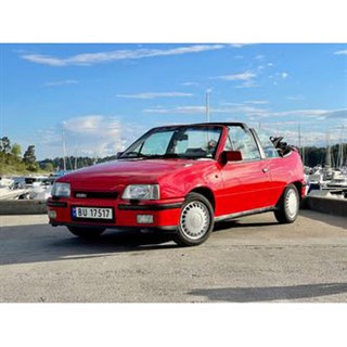 Maxichamps Opel Kadett GSI Cabriolet 1989 - Red Metallic 1:43 model car