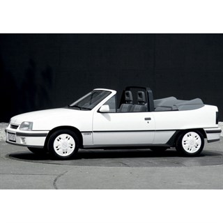 Maxichamps Opel Kadett GSI Cabriolet 1989 - White 1:43 model car
