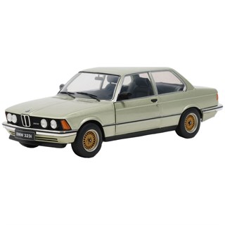 Solido BMW 323i 1980 - Reseda Green Metallic 1:18 model car
