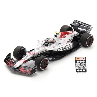 Spark Red Bull RB21 w. Pit Board - 2025 Japanese Grand Prix - #22 Yuki Tsunoda 1:18 model car