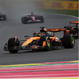 Spark McLaren MCL39 - 1st 2025 Belgian Grand Prix - #81 Oscar Piastri 1:18 model car