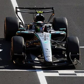 Spark Mercedes F1 W17 w. Figure & Pit Boards - 1st 2026 Italian Grand Prix - #12 Andrea Kimi Antonelli 1:18 model car
