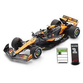 Spark McLaren MCL38 w. Pit Boards - 1st 2024 Abu Dhabi Grand Prix - #4 L. Norris 1:18 model car