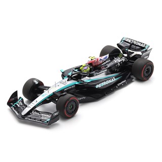 Spark Mercedes F1 W15 w. Flag - 1st 2024 British Grand Prix - #44 Lewis Hamilton 1:18 model car