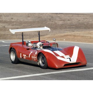 Spark Lola T160 - 1968 Can-Am - #7 J. Surtees 1:43 model car