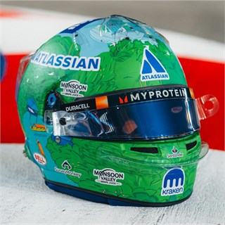 Spark Alexander Albon Williams Helmet - 2025 Singapore Grand Prix 1:5