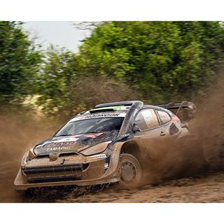 Spark Toyota GR Yaris Rally1 - 1st 2025 Safari Rally - #33 Elfyn Evans 1:43 model car