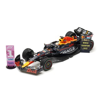 Spark Red Bull RB18 w. Pit Boards - 1st 2022 Japanese Grand Prix - #1 M. Verstappen 1:43 model car
