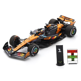 Spark McLaren MCL39 w. Pit Boards - 1st 2025 Chinese Grand Prix - #81 Oscar Piastri 1:43 model car
