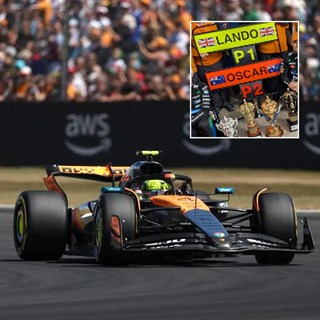 Spark McLaren MCL39 w. Pit Board - 1st 2025 British Grand Prix - #4 Lando Norris 1:43 model car