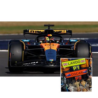 Spark McLaren MCL39 w. Pit Board - 2025 British Grand Prix - #81 Oscar Piastri 1:43 model car