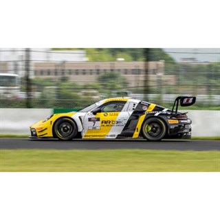 Spark Porsche 911 GT3 R - 2025 Suzuka 1000 Km - #7 1:43 model car