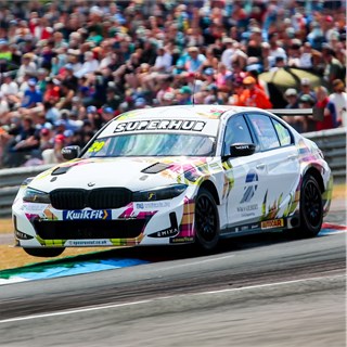 Spark BMW 330i - 2026 Knockhill BTCC - #29 Lewis Gilbert 1:43 model car