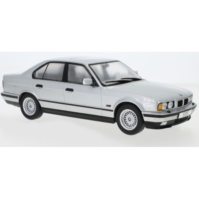 BMW Serie 5 E34 1992 Black1//18-18157 MCG