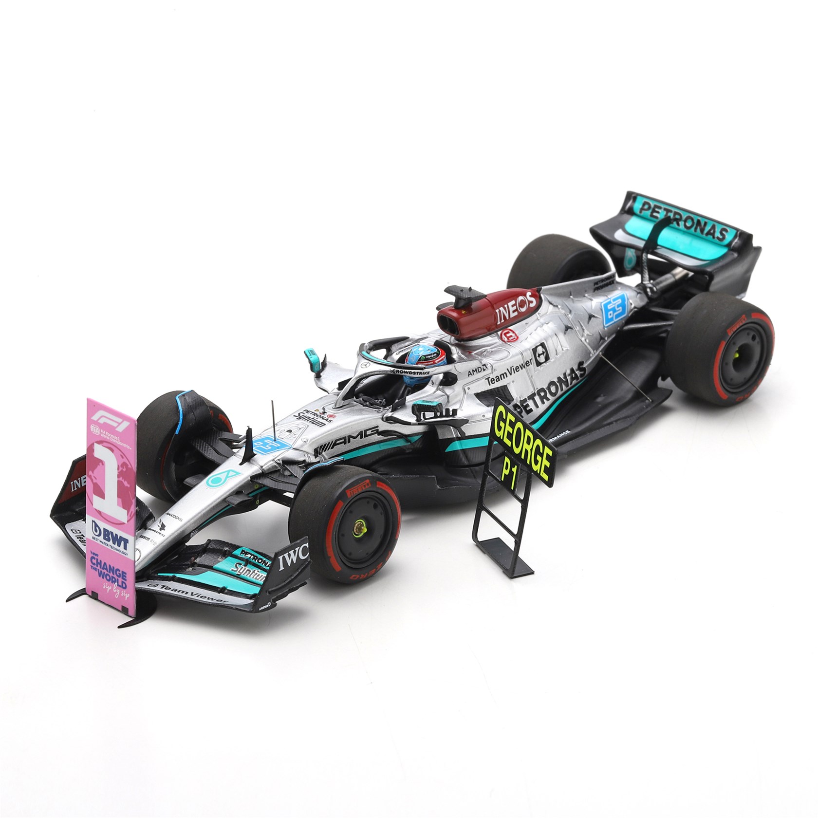 Spark Mercedes F1 W13 w. Pit Boards - 1st 2022 Brazilian Grand Prix - #63  G. Russell 1:43