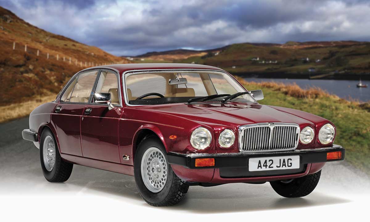 1:18 1979 Jaguar XJ SIII model from Cult