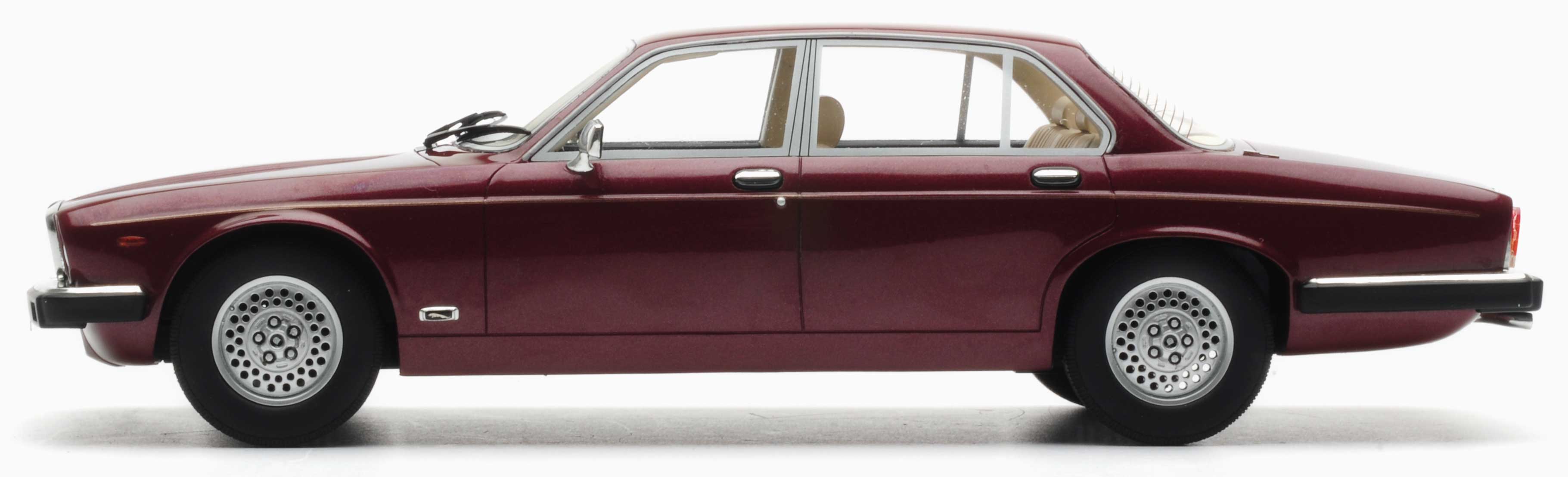 1:18 1979 Jaguar XJ SIII model from Cult