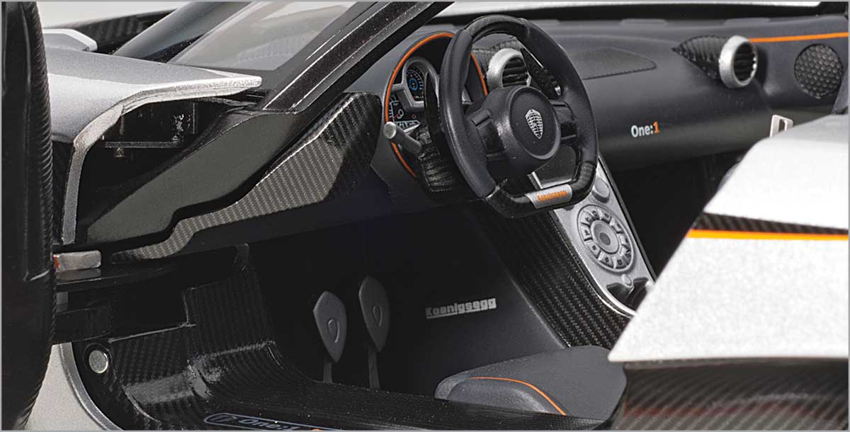 1:18 2014 Koenigsegg One:1 model from AUTOart