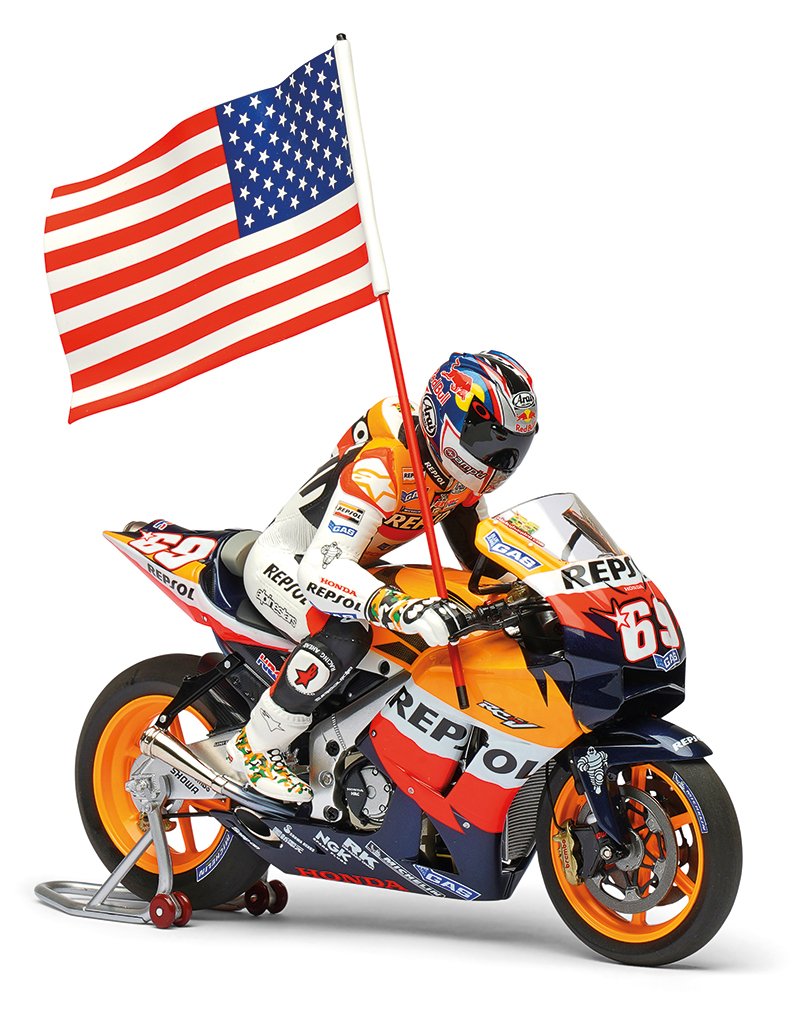 Minichamps-2006-Hayden-tribute-bike-set-front