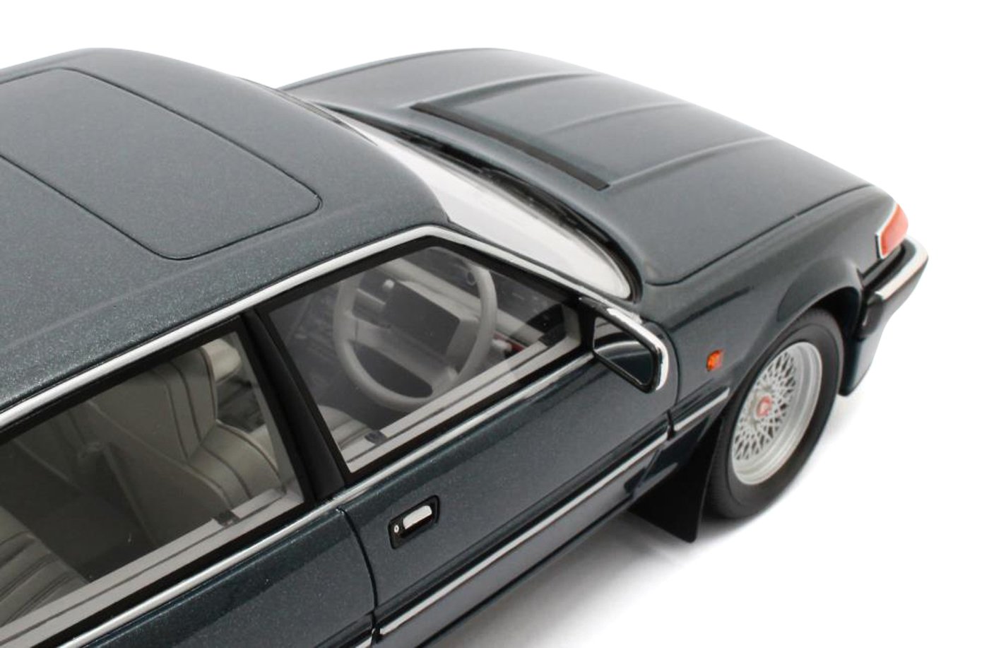 Cult 1:18 Rover 3500 Vitesse diecast model car review