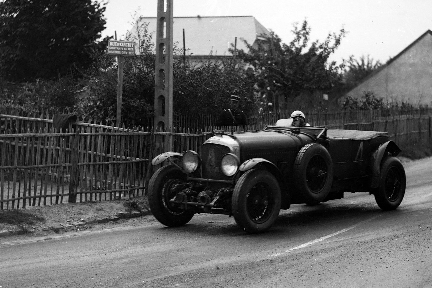 Spark 1:18 1930 Le Mans winning Bentley Speed Six diecast model car review